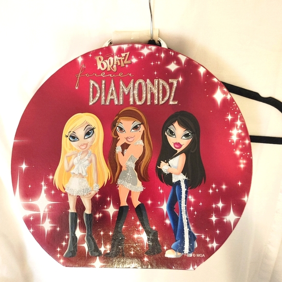 Rare Bratz Forever Diamondz Carrying Case Size Round 11 x 12 NWT - Picture 1 of 12